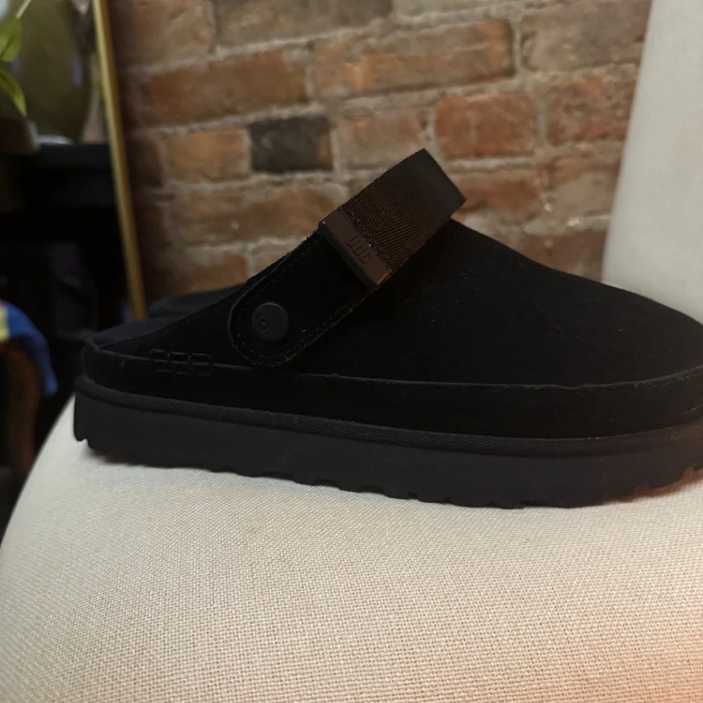 WOMENS UGG® Goldenstar Clog - Black size 8 - Picture 4 of 6